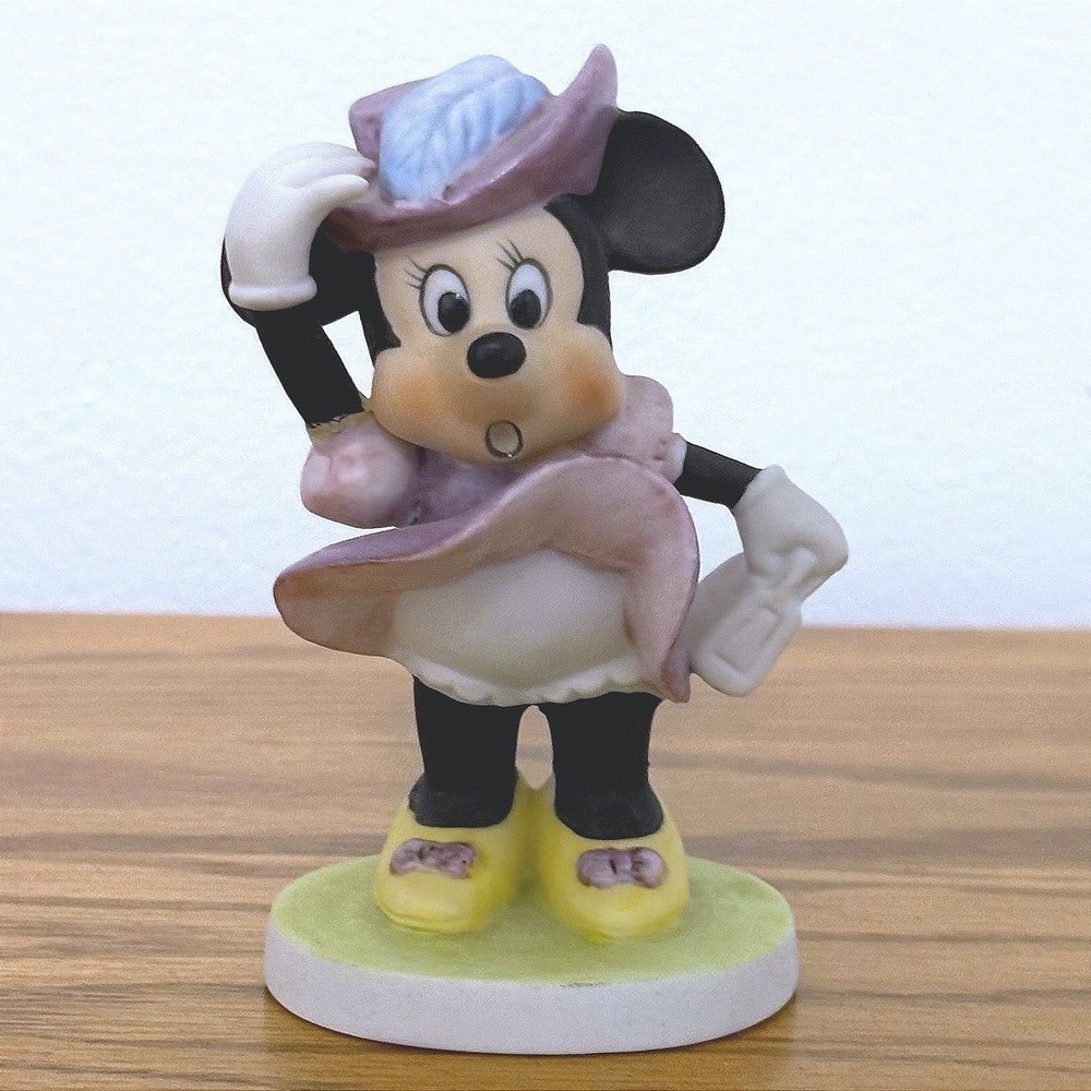 Vintage Walt Disney Productions Minnie Mouse Wind Blown Ceramic Figurine 1970's